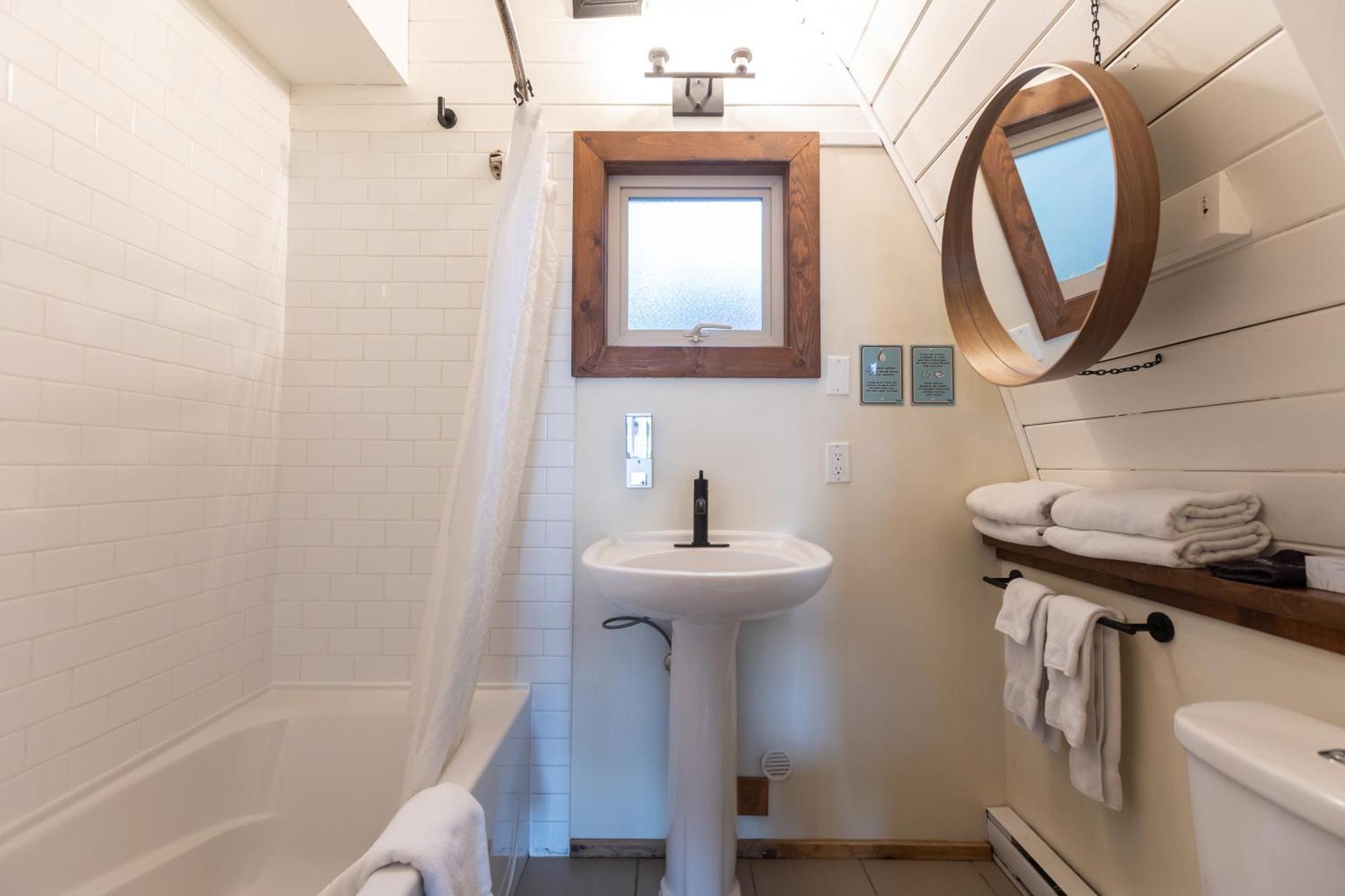 Ocean Village Resort Tofino Ngoại thất bức ảnh